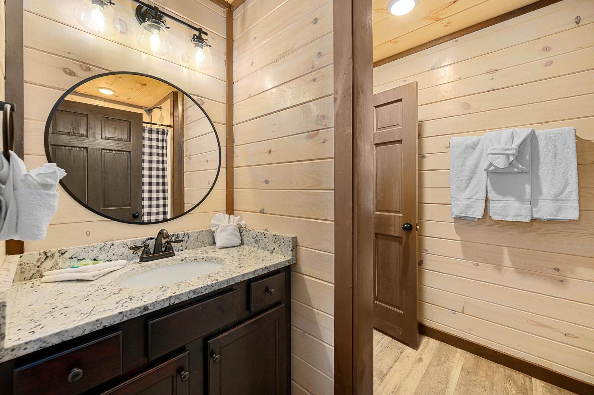 Luxury 3-Br Cabin Minutes From Parkway With Game Room And Hot Tub Pigeon Forge Exterior foto